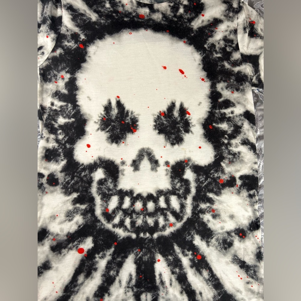 Skull Tye-Dye Black & White Small Tee - Picture 9 of 11